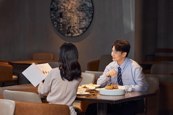 茶餐厅推出限时优惠活动，惊喜礼品送不停，快来品尝美味茶点吧！ 图2