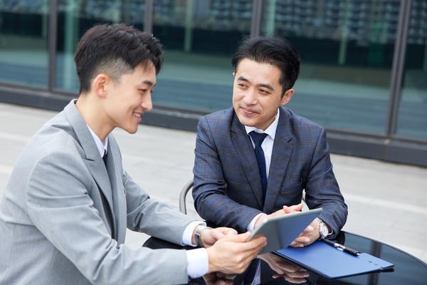 营销经理的职责：从策略制定到执行与效果评估的全面负责 图2
