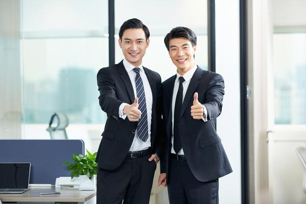 《夫妻携手共进，共创辉煌未来：探究共同创业项目的成功之道》图1