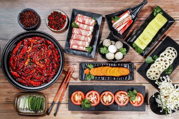 碳烤羊肉，新鲜美味，尽在品逸碳锅！图1